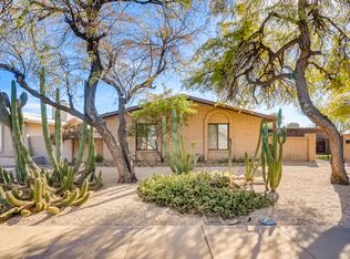 2423 W Paradise Dr, Phoenix, AZ 85029