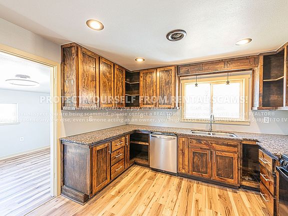 4th image of 10741 SW Campbell Rd