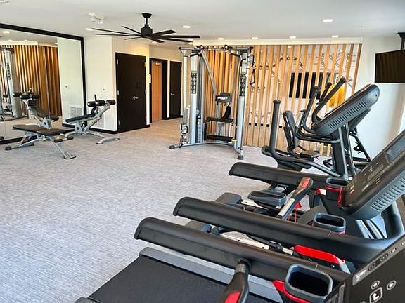 5th image of 317 Avenue E #38535f804