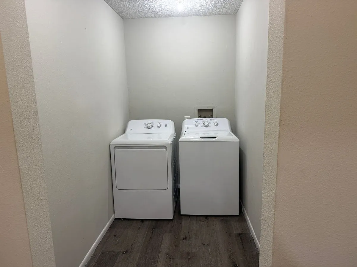 113 S. Deerwood Ave — Photo 4