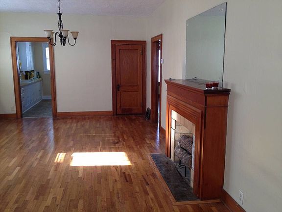 2nd image of 422 S 10th St
