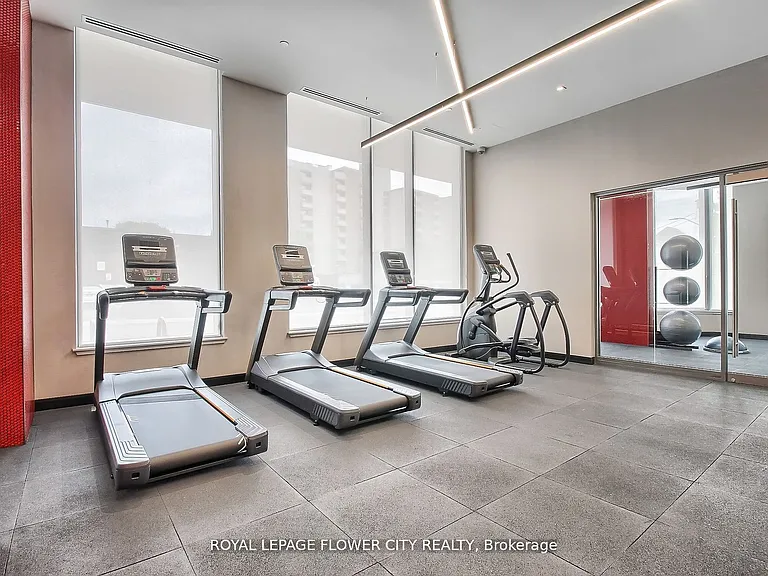 212 King William St #1011 — Photo 29