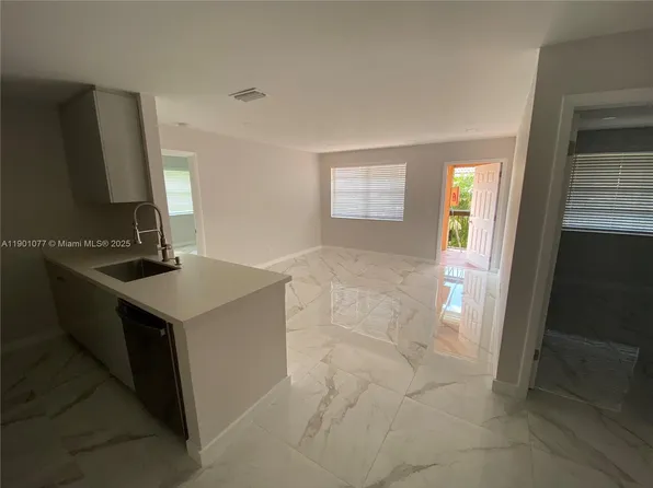 10425 NW 7th St #204, Hollywood, FL 33026