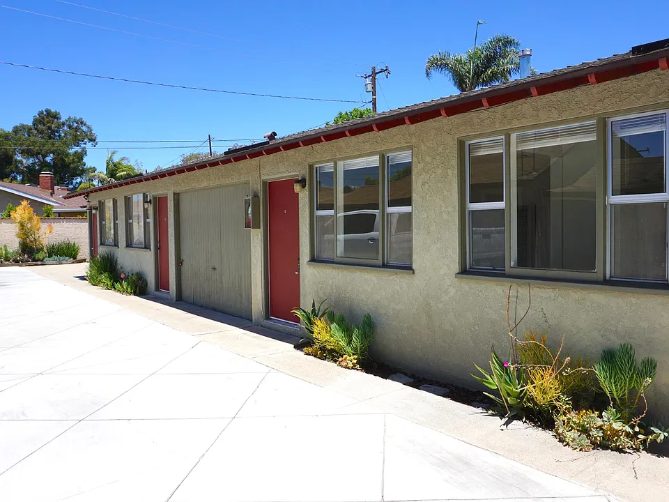 2459 Santa Ana Ave #B