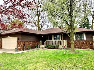 712 Heather Ct, Griffith, IN 46319