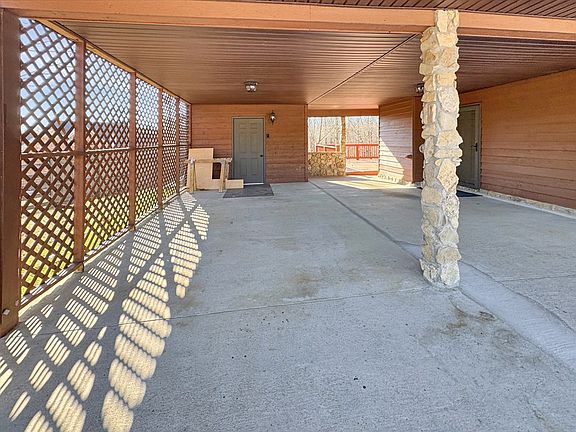 2nd image of 420 Peachers Ln
