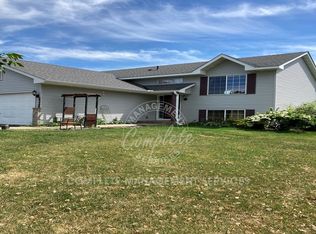 2326 Mathias Rd, Shakopee, MN 55379