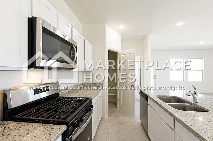 4924 N 192nd Ln — Photo 11