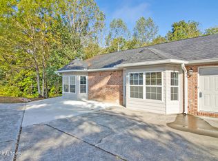 153 High Point Ln, Oak Ridge, TN 37830