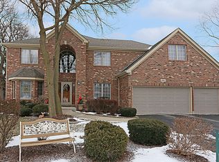 6811 Caitlin Ct, Willowbrook, IL