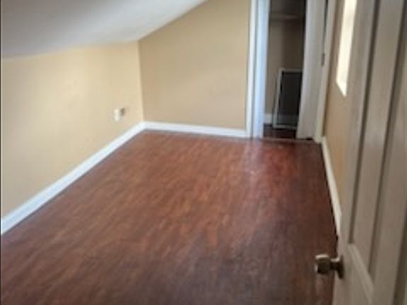 5th image of 935 Philadelphia St