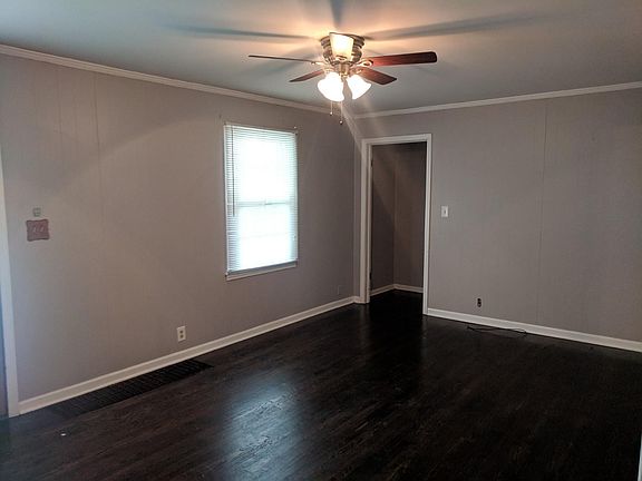 3rd image of 3121 S Crysler Ave