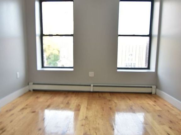 5th image of 315 Alexander Ave #3F
