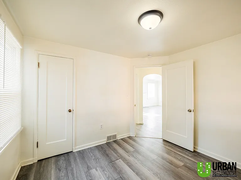 2427 W Walton Ave — Photo 6
