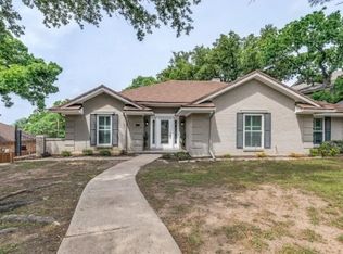 808 Portofino Dr, Arlington, TX 76012