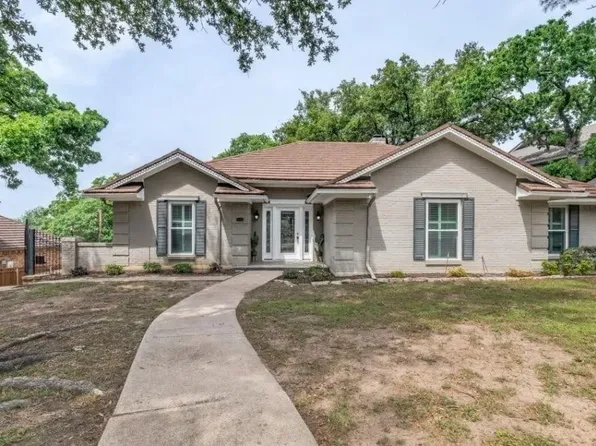 808 Portofino Dr, Arlington, TX 76012