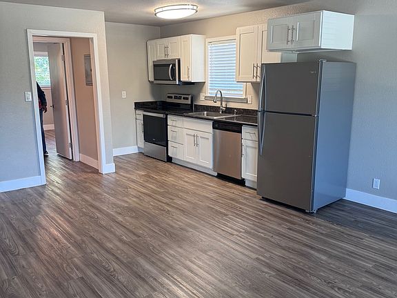4th image of 27 Panorama Dr #B