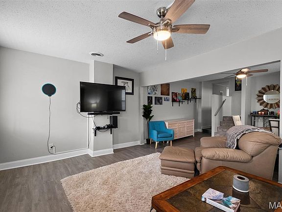 4th image of 2725 January Ave