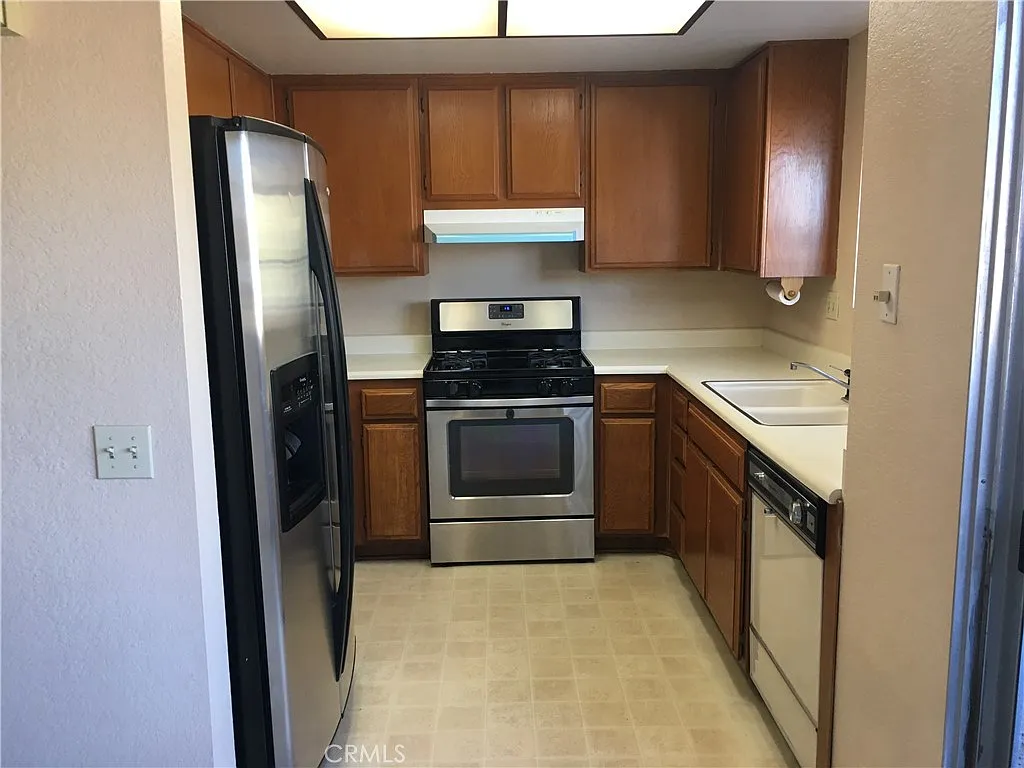 2 bed, 2.5 bath, 1364 sqft, $2,700 — Photo 3