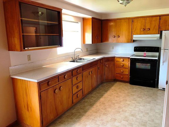 4th image of 203 Crescent Dr