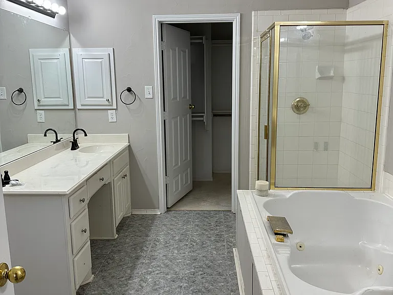 7816 Creekway Ct — Photo 12