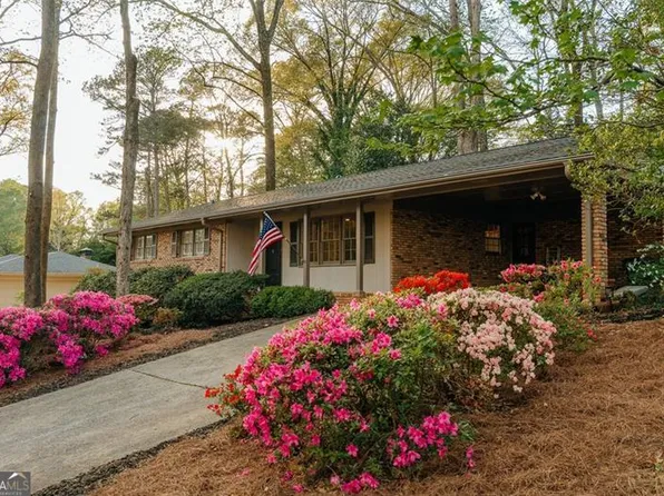 2744 Hunting Hill Ln, Decatur, GA 30033