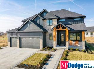 5705 N 208th St, Elkhorn, NE 68022