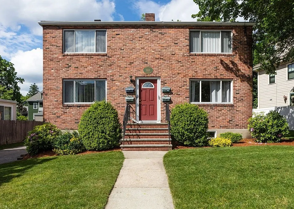 388 Crescent St #4