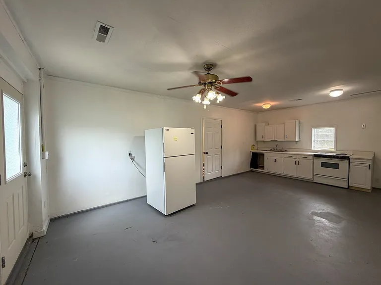 3520 Oakridge Ave — Photo 5