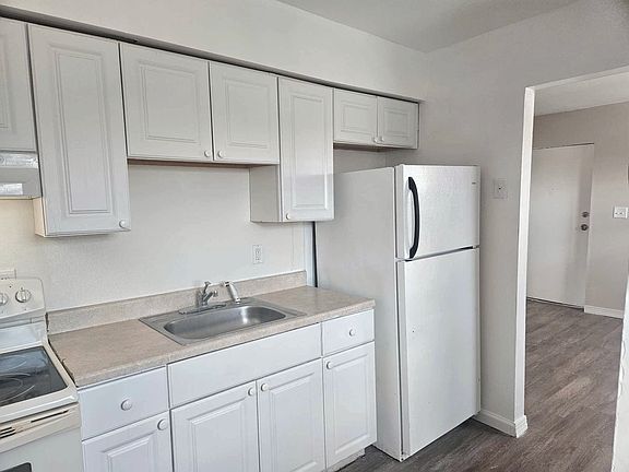 2nd image of 244B Sawmill Rd