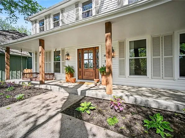 1129 Camelot Hill St, Liberty, MO 64068