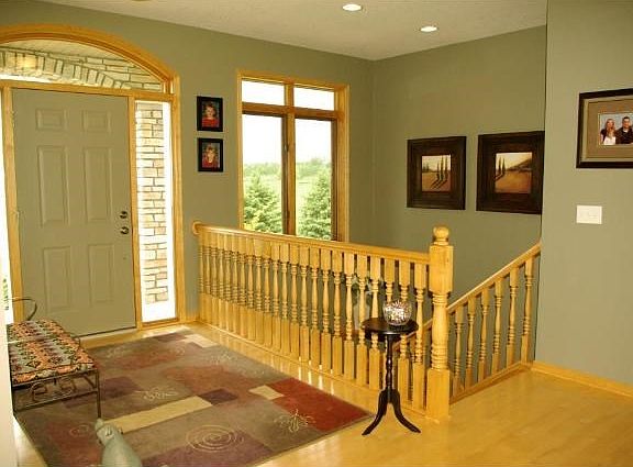 Open entry and stairs