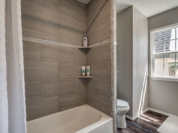 4th image of 1450 NE 12th St #1448