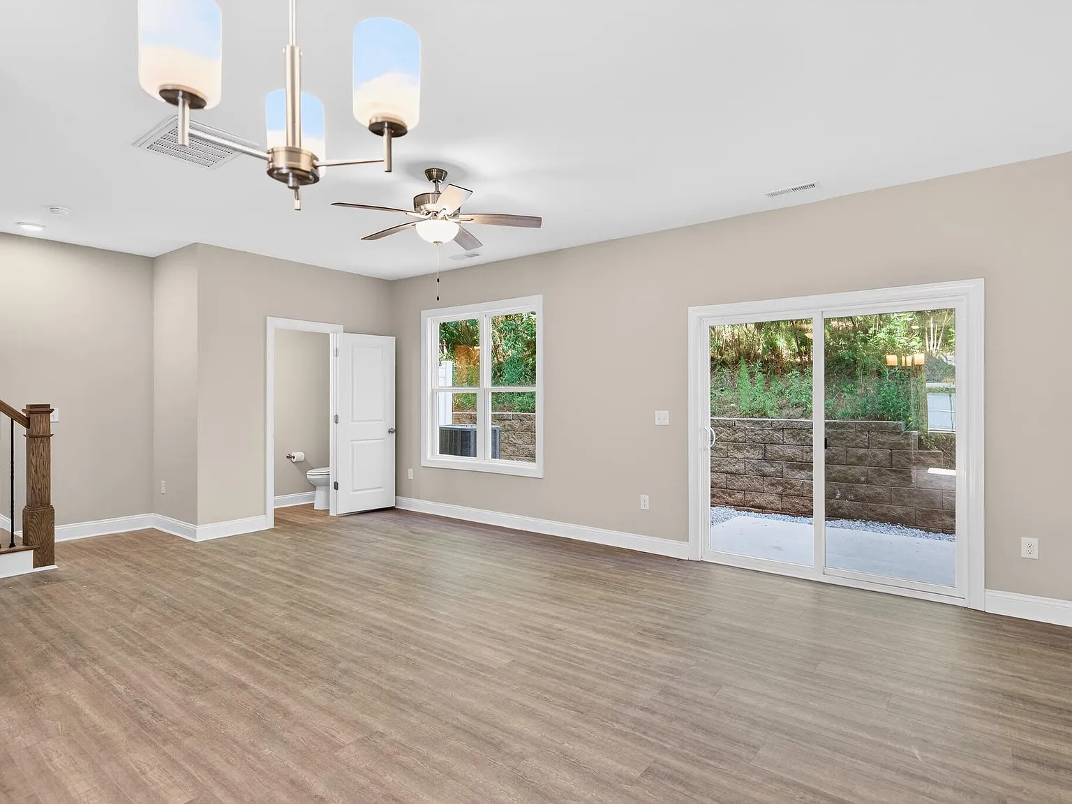 3 bed, 2.5 bath, 1407 sqft, $1,800 — Photo 3