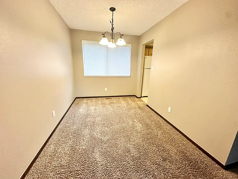 1907 Leicester Way — Photo 5