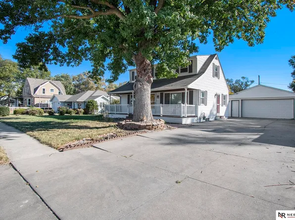2007 Hancock St, Bellevue, NE 68005