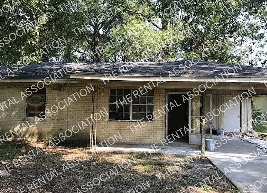 102 Palmwood Dr