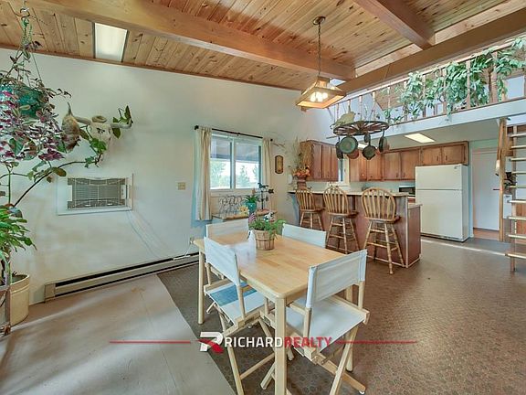 3rd image of 2675 Willow Ln