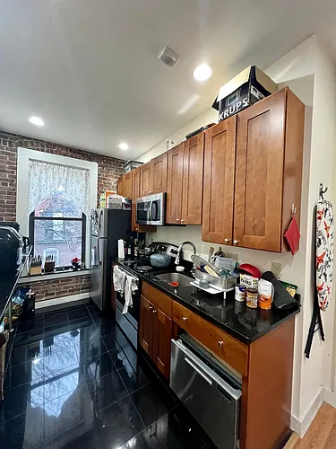 21 Cortes St Photo 1