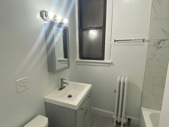 5th image of 1320 W Waveland Ave #2