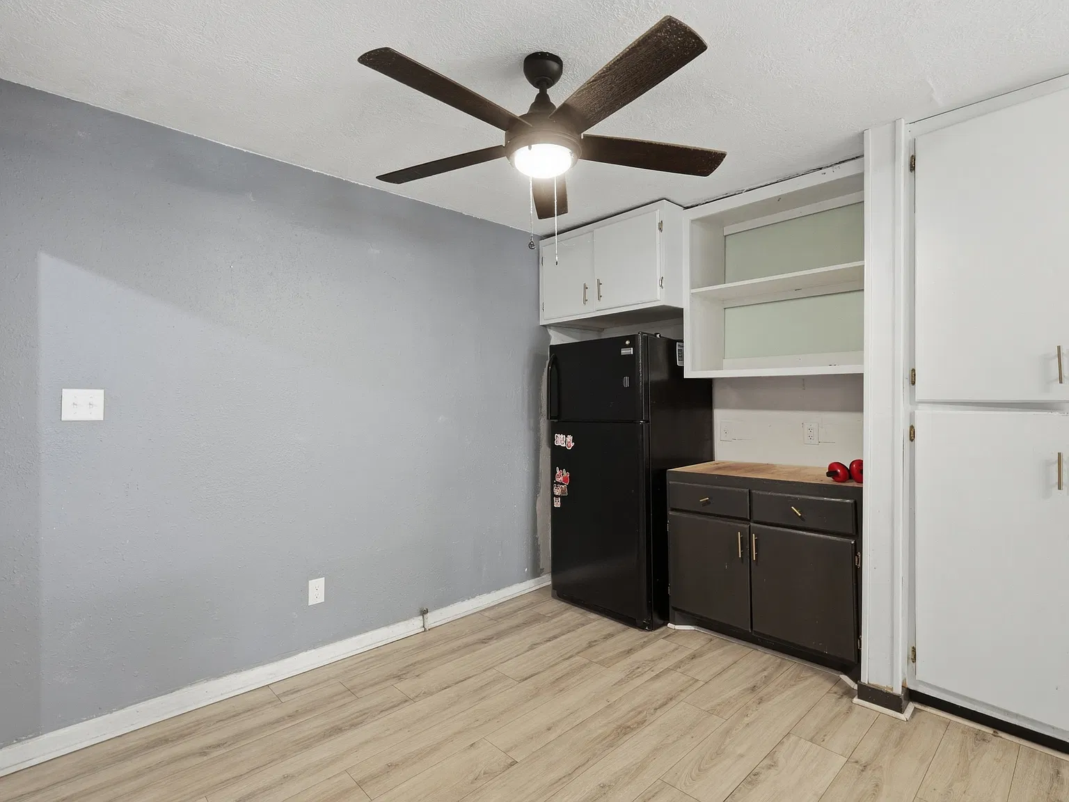 4 bed, 2142 sqft, $2,299 — Photo 2