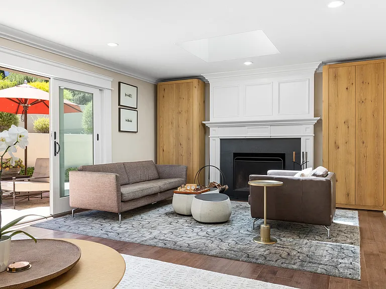 977 Continental Dr — Photo 10
