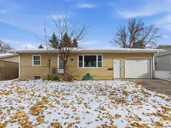 700 S Bahnson Ave, Sioux Falls, SD 57103