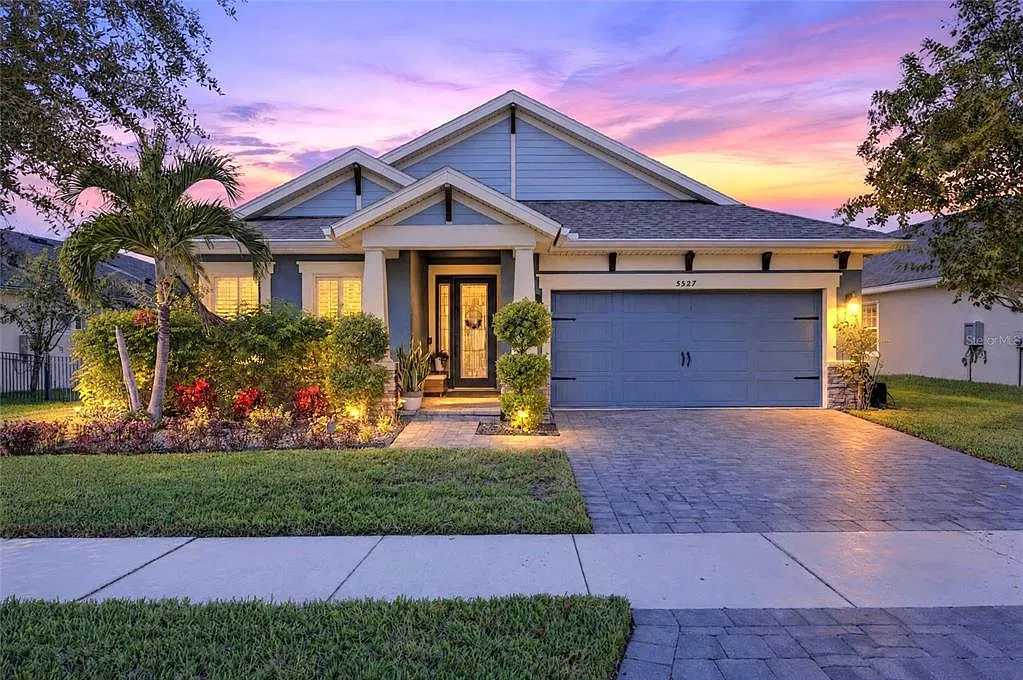 4 bed, 3.0 bath, 2074 sqft, $4,000 — Photo 1