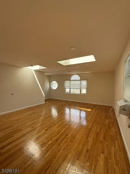 3 bed, 2.0 bath, $3,000 — Photo 3