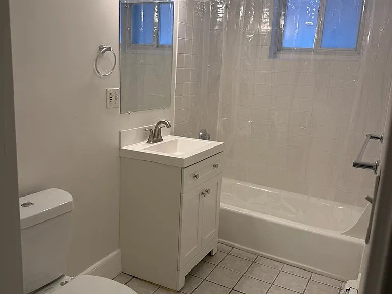 69 Chiswick Rd #1 — Photo 7