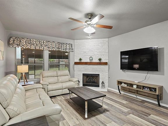 5th image of 2309 Windhaven Dr