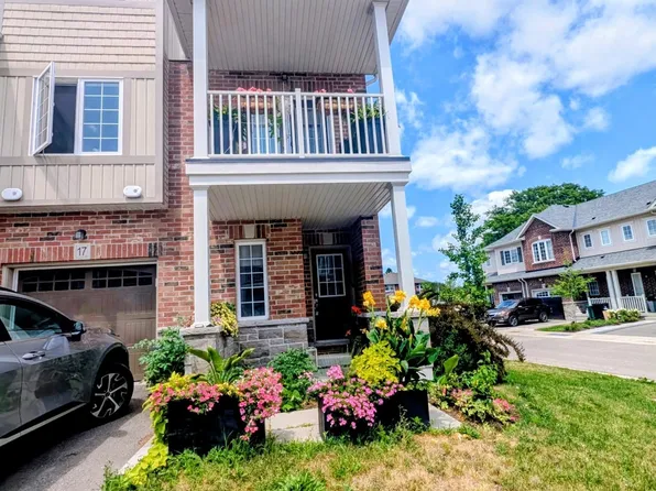 17 Roseberry Ln, Kitchener, ON N2B 0A9