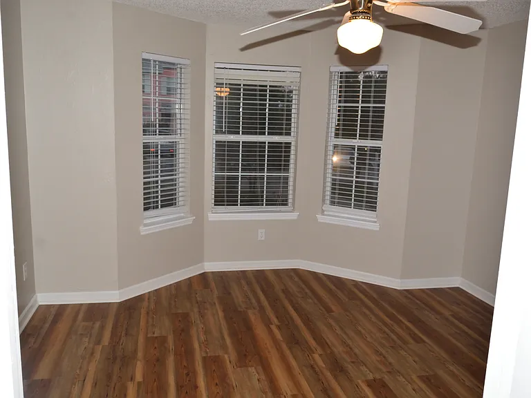 3996 Bothwell Ter — Photo 3