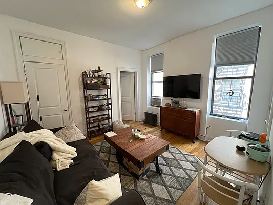 Rented by Stonecrest Realty | media 2